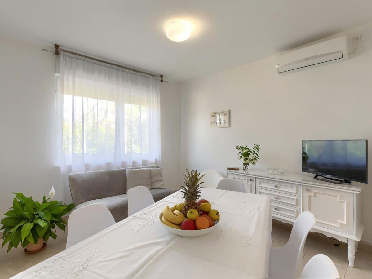 Apartment Laura By Interhome Pula Exteriér fotografie