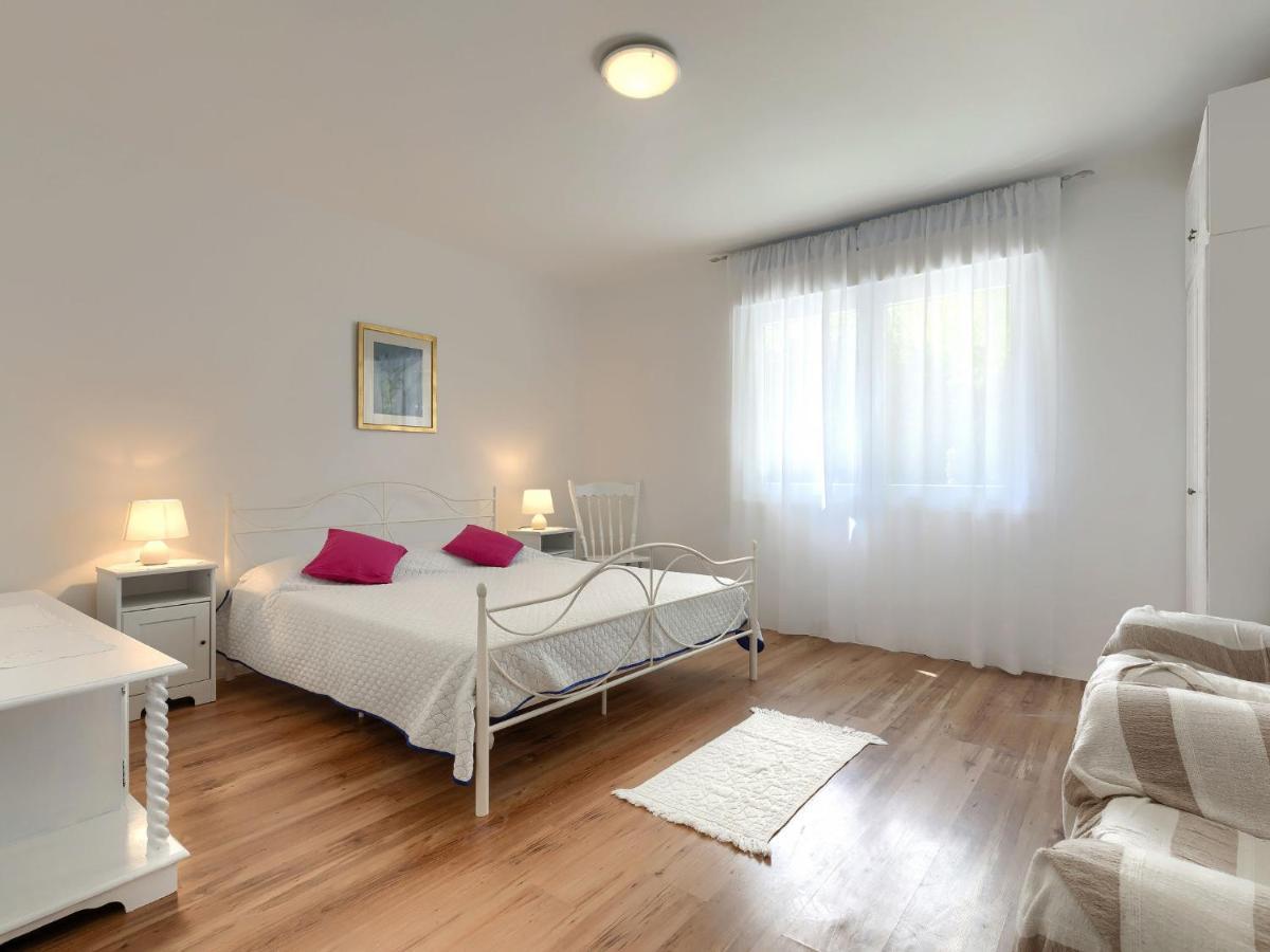 Apartment Laura By Interhome Pula Exteriér fotografie
